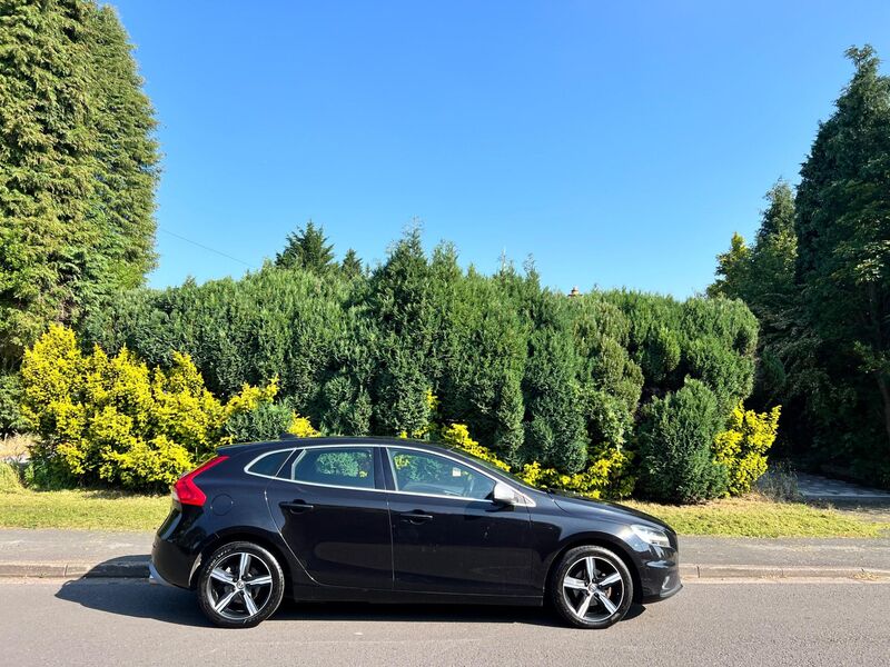 VOLVO V40