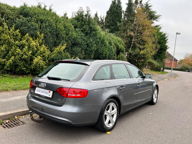 AUDI A4 AVANT