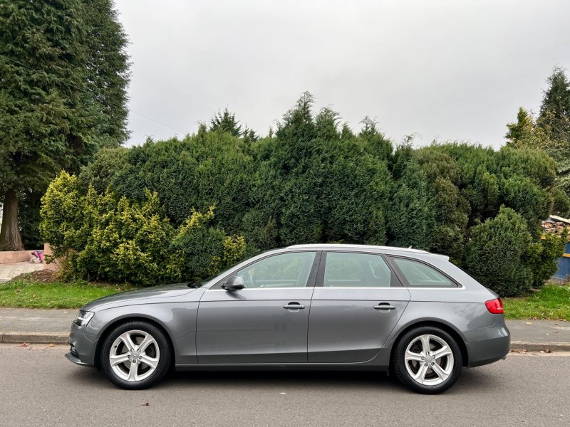 AUDI A4 AVANT