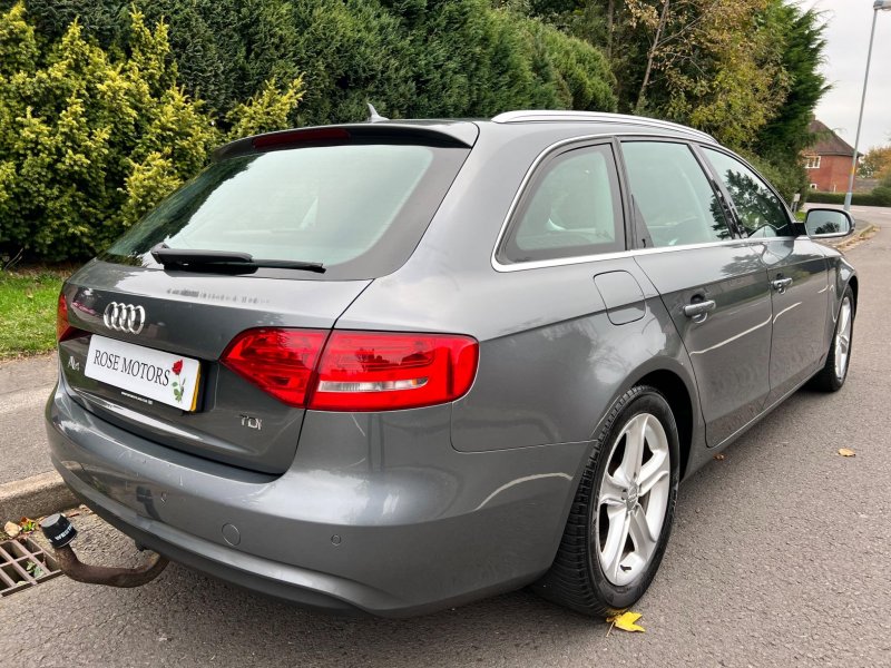 AUDI A4 AVANT