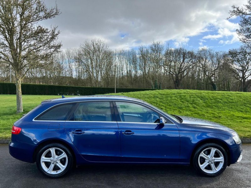 AUDI A4 AVANT