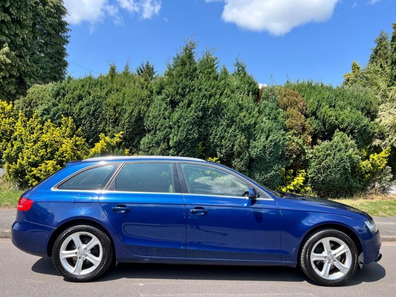 AUDI A4 AVANT