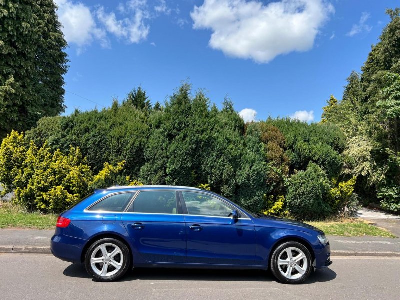 AUDI A4 AVANT