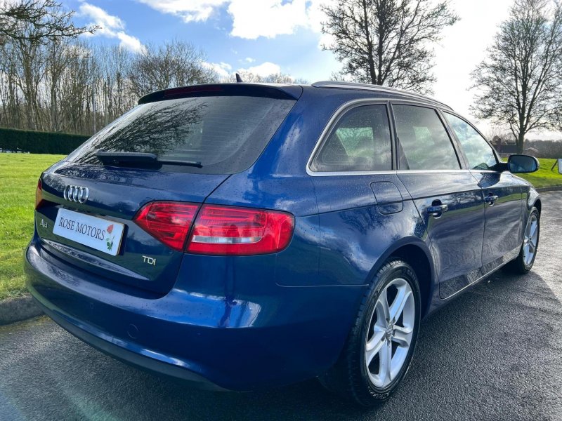 AUDI A4 AVANT