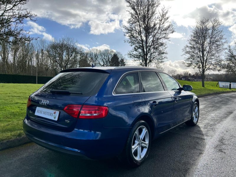 AUDI A4 AVANT