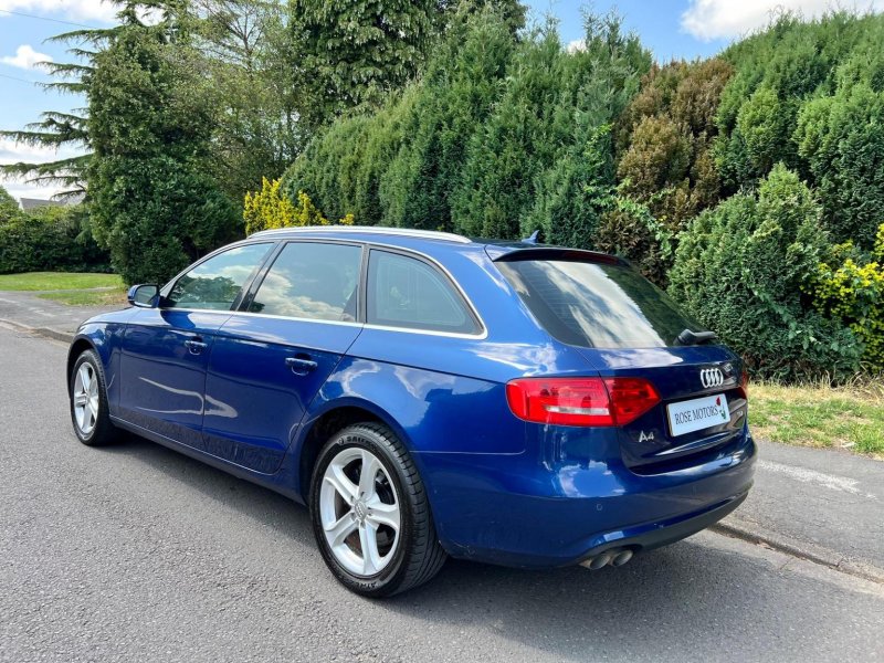 AUDI A4 AVANT