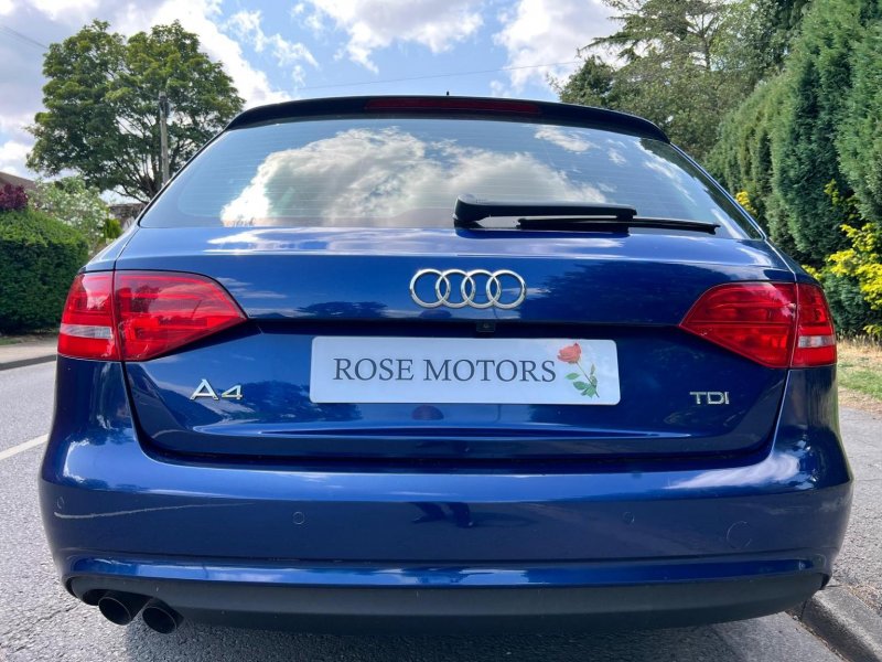 AUDI A4 AVANT