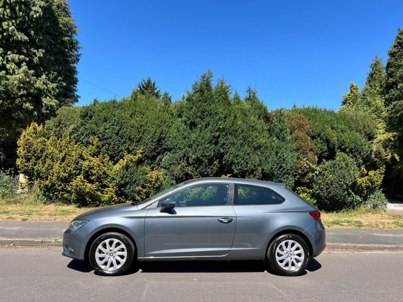 SEAT LEON