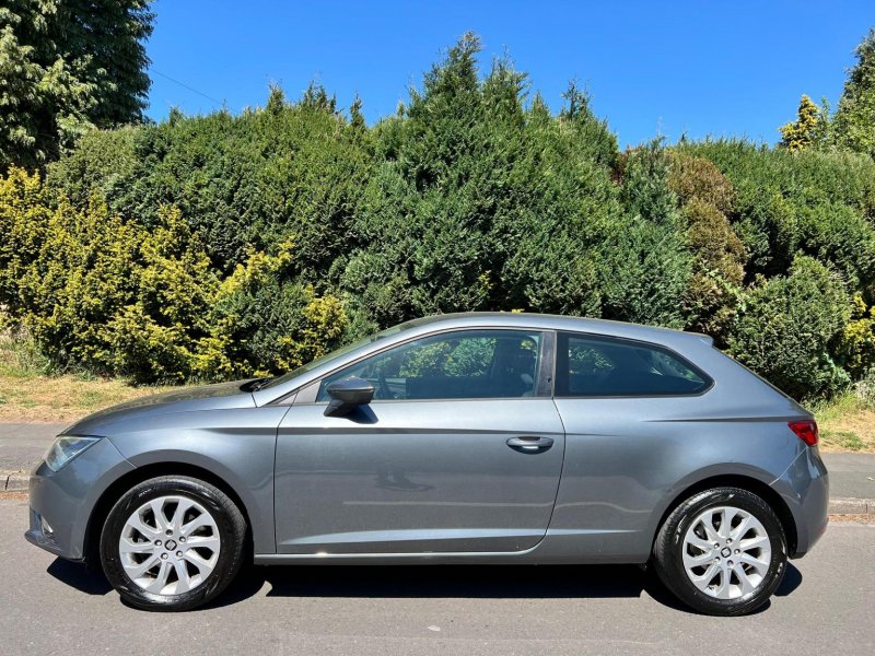 SEAT LEON