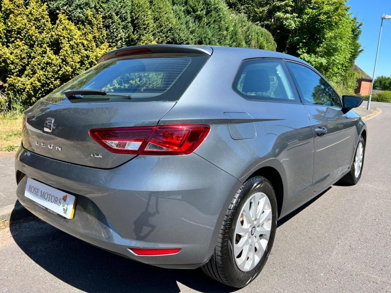 SEAT LEON