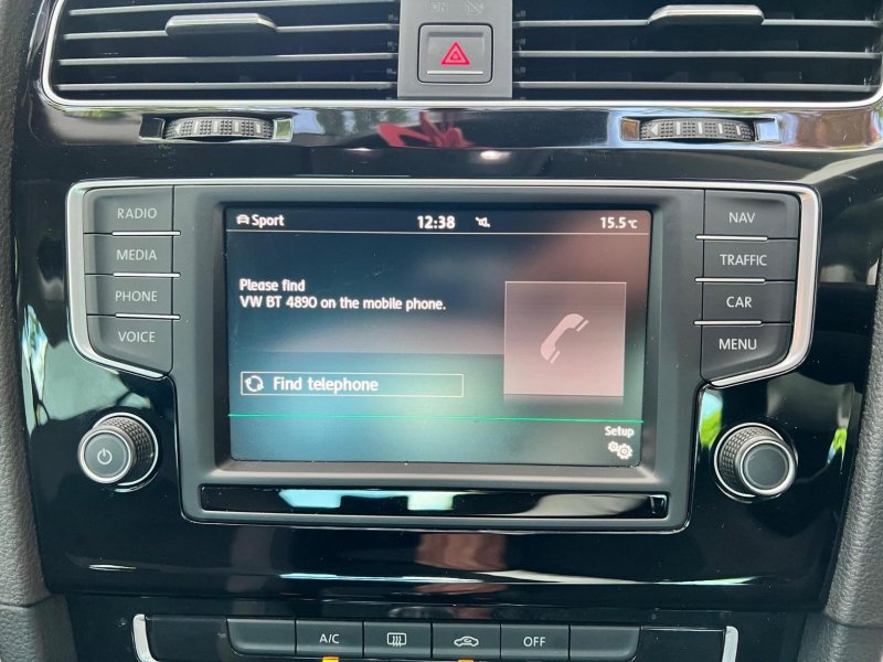 VOLKSWAGEN GOLF