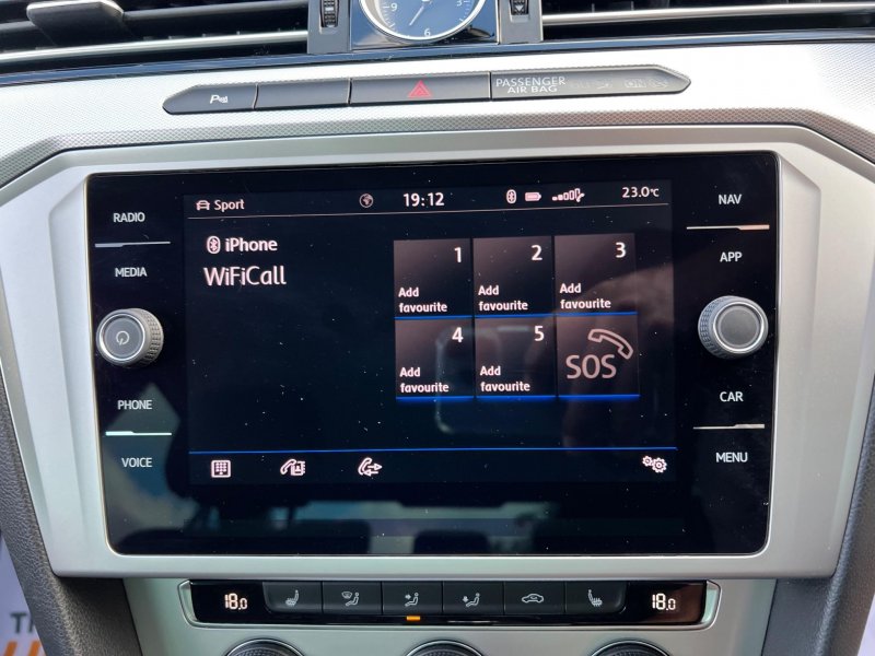 VOLKSWAGEN PASSAT